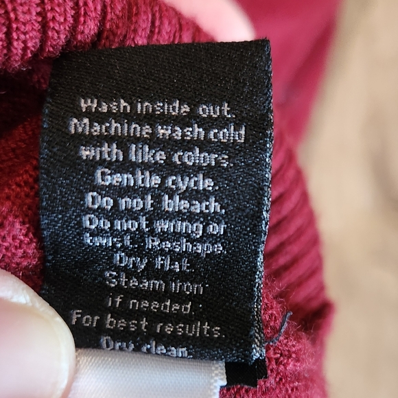 Men's Red Argyle Sweater - Picture 6 of 6